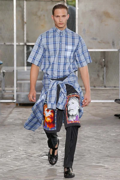Look 44